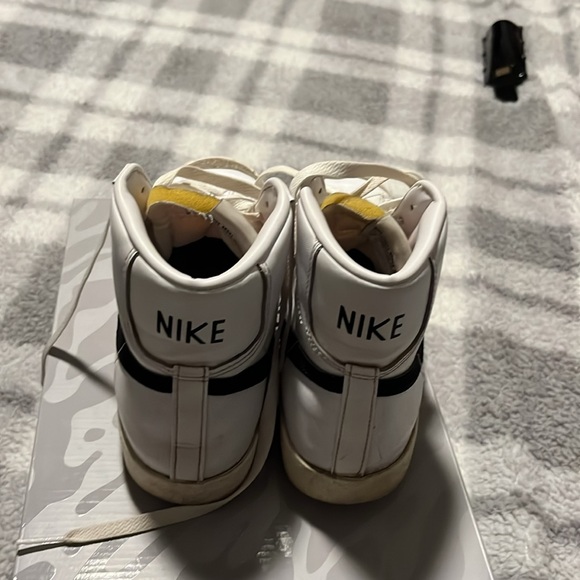 Nike blazers for women - Picture 2 of 6